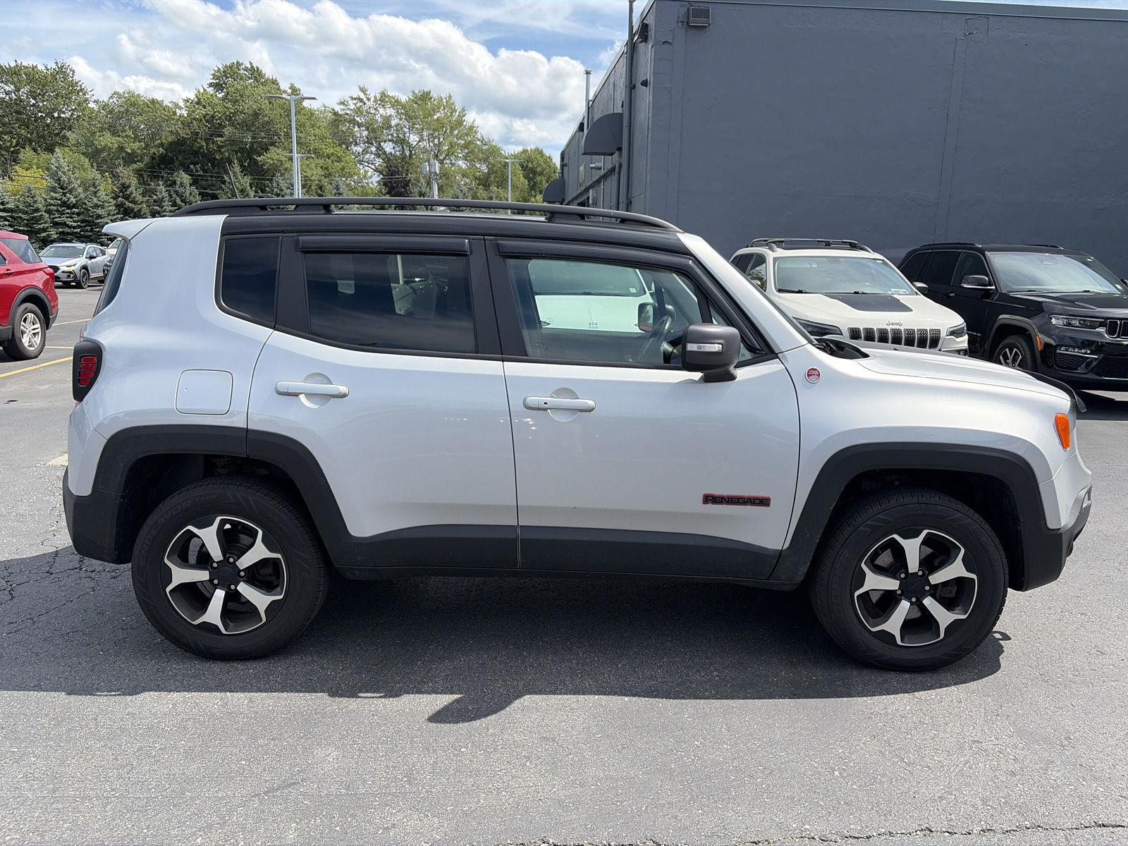 Used 2021 Glacier Metallic Clearcoat Jeep Trailhawk image 8