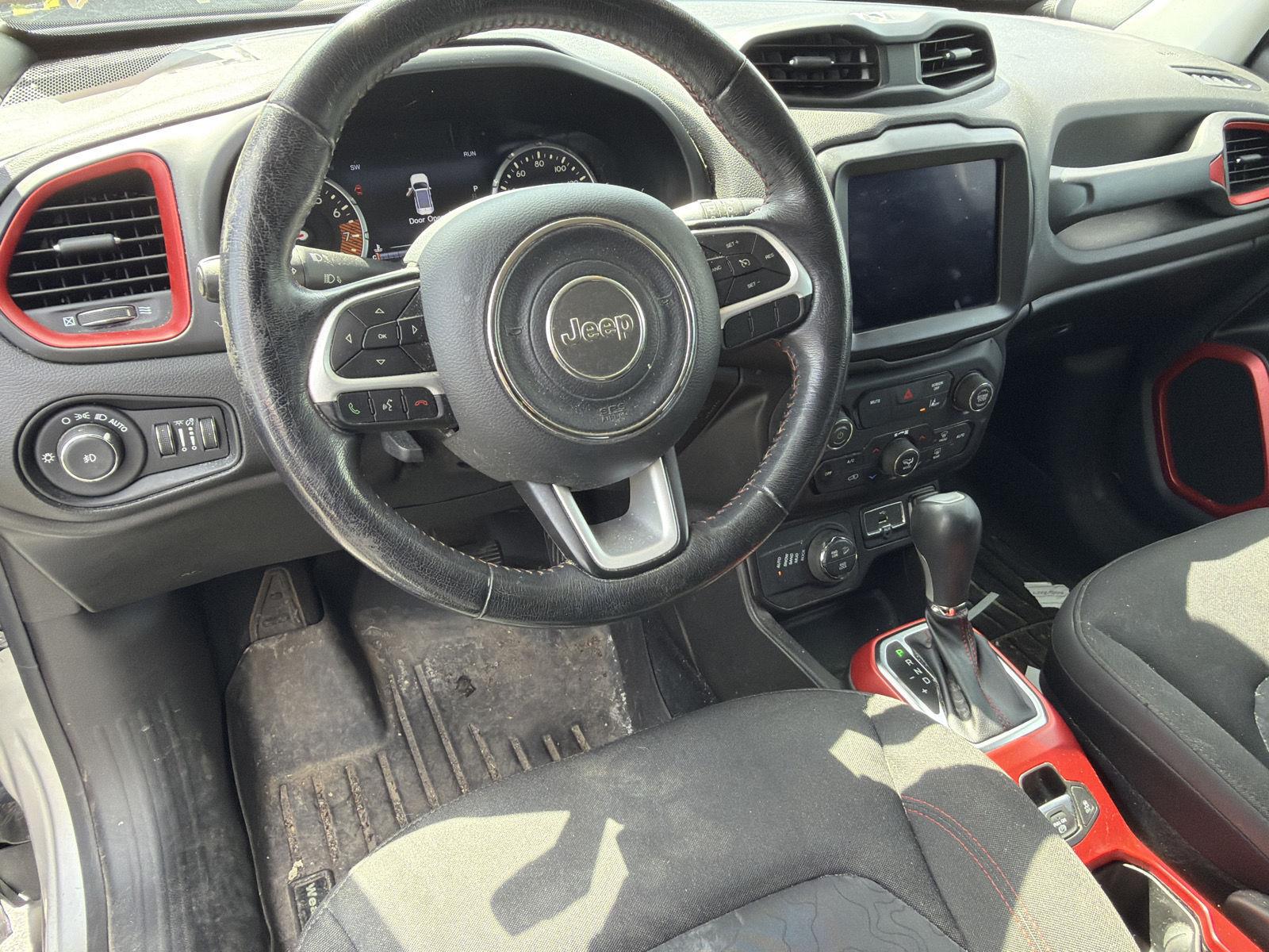Used 2021 Glacier Metallic Clearcoat Jeep Trailhawk image 11