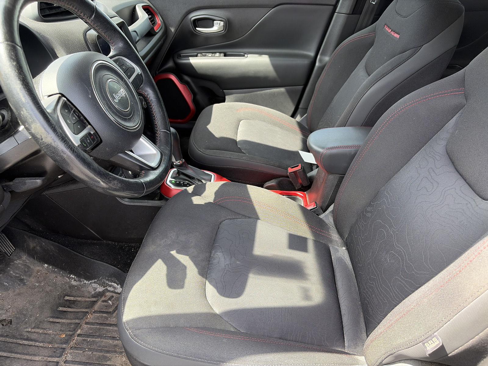 Used 2021 Glacier Metallic Clearcoat Jeep Trailhawk image 12