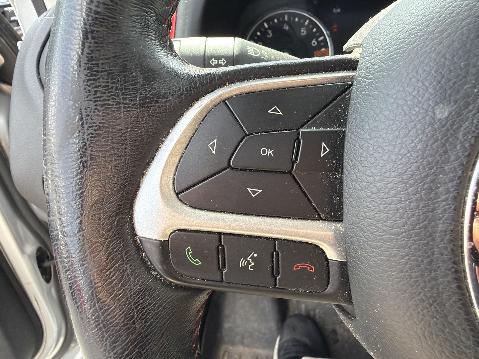 Used 2021 Glacier Metallic Clearcoat Jeep Trailhawk image 17