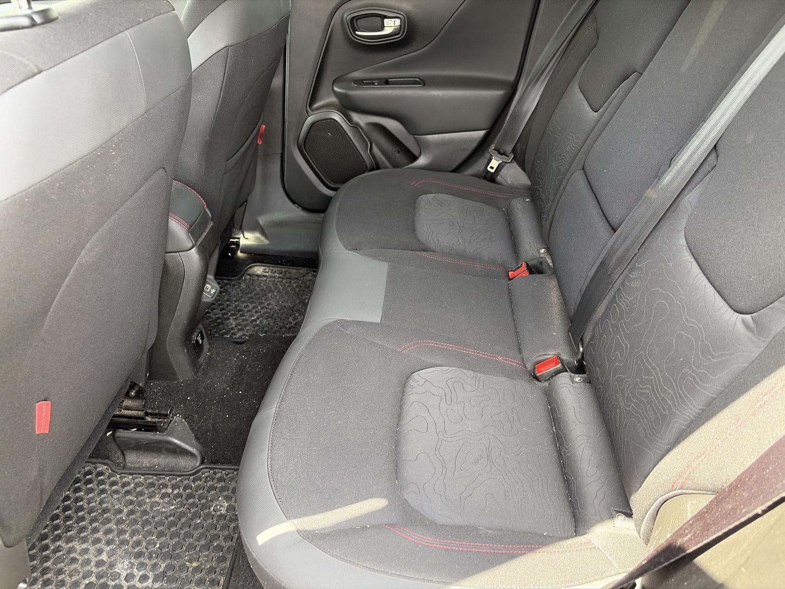 Used 2021 Glacier Metallic Clearcoat Jeep Trailhawk image 22