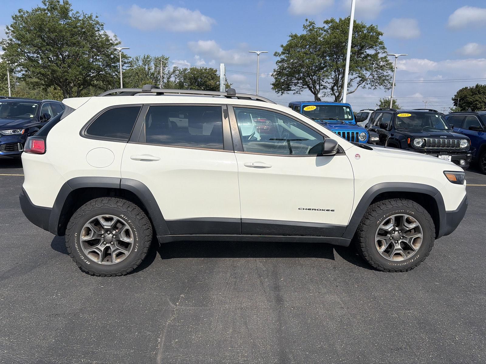 Used 2019 Pearl White Jeep Trailhawk Elite image 8