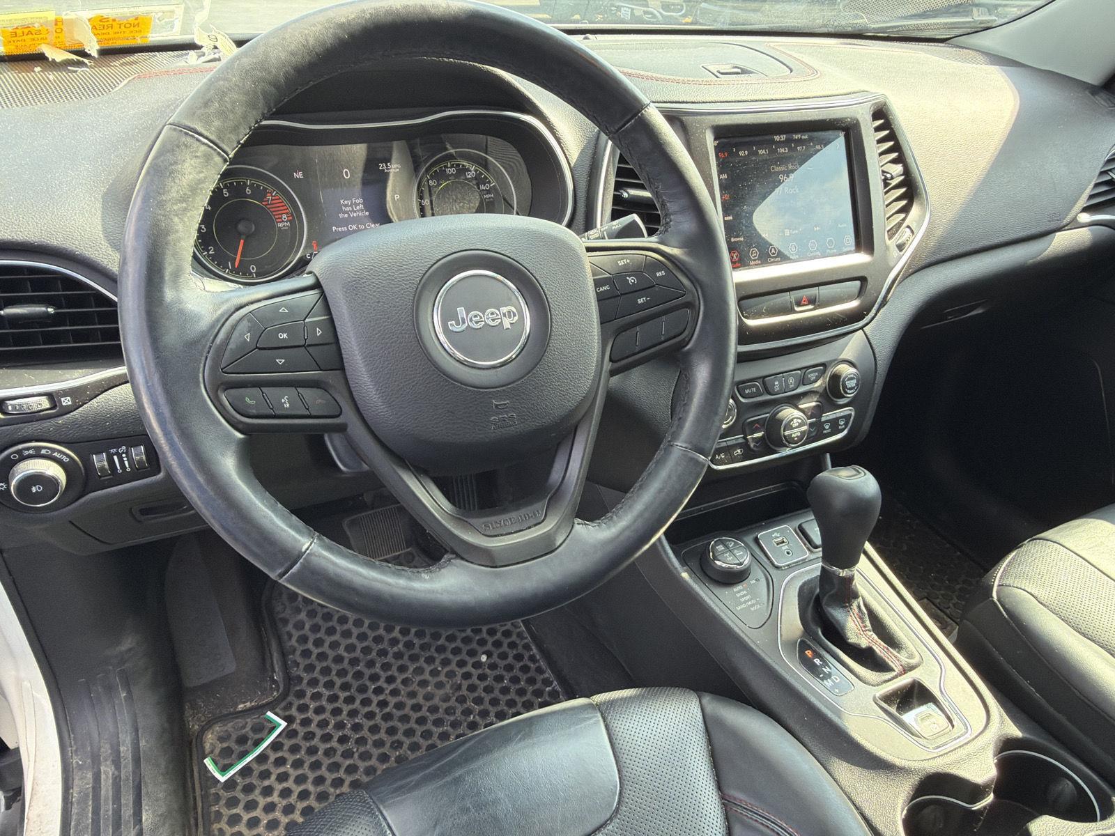 Used 2019 Pearl White Jeep Trailhawk Elite image 12