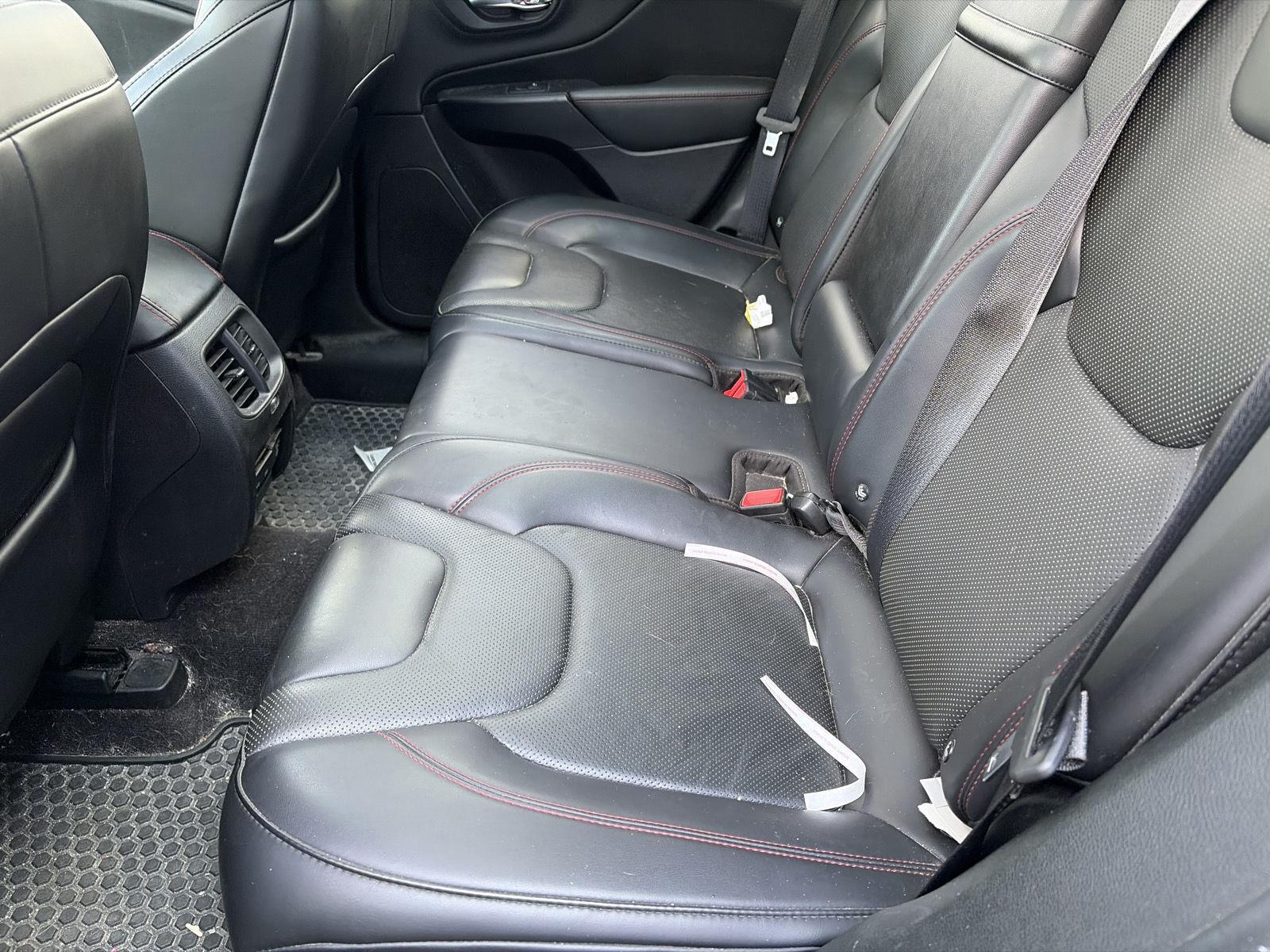 Used 2019 Pearl White Jeep Trailhawk Elite image 23