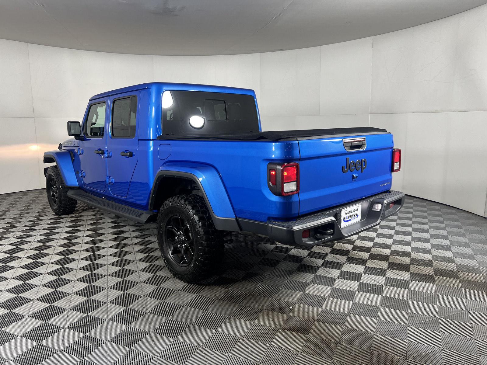 Certified Used 2025 Hydro Blue Pearlcoat Jeep High Tide image 7