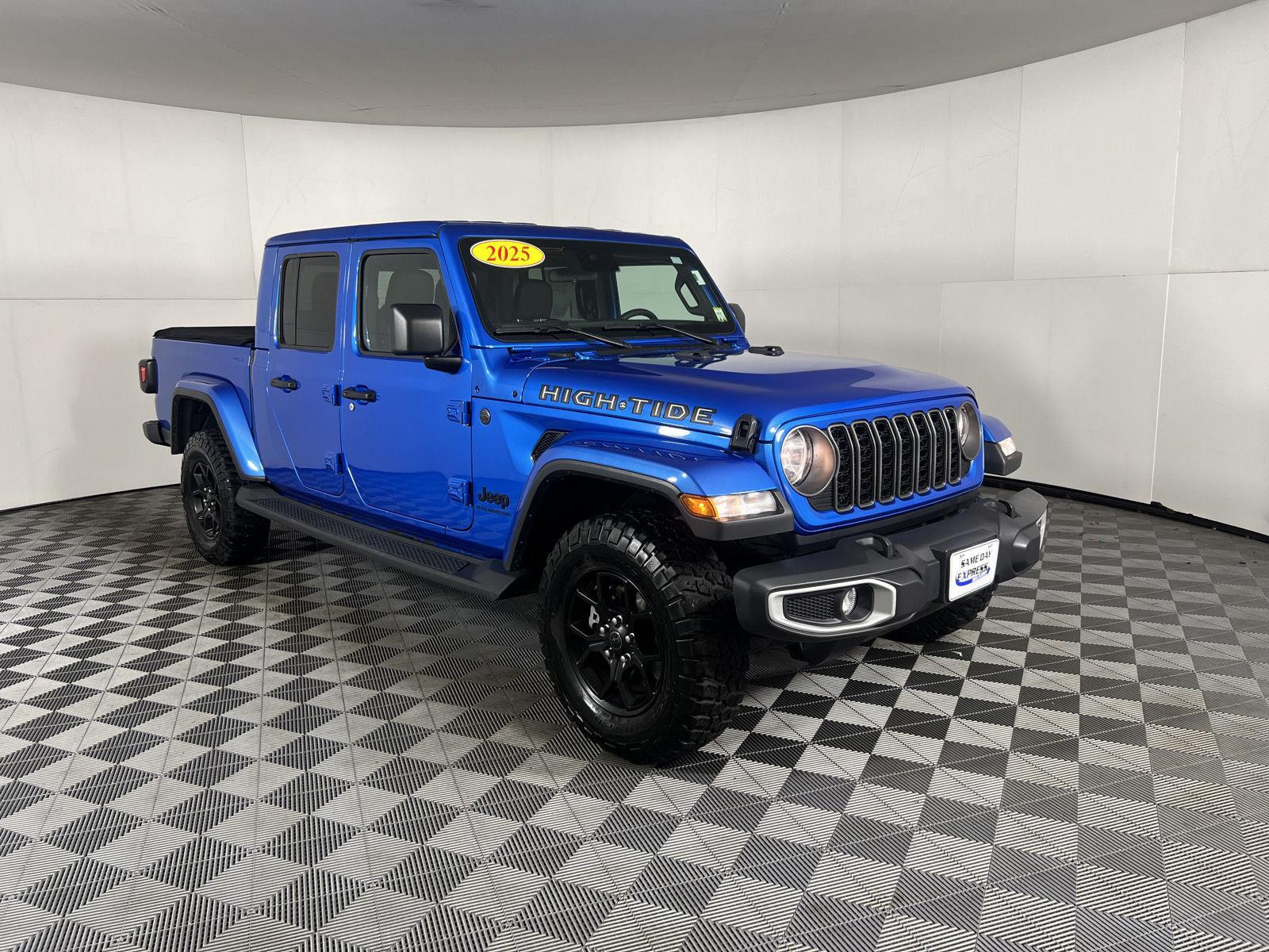 Certified Used 2025 Hydro Blue Pearlcoat Jeep High Tide image 5