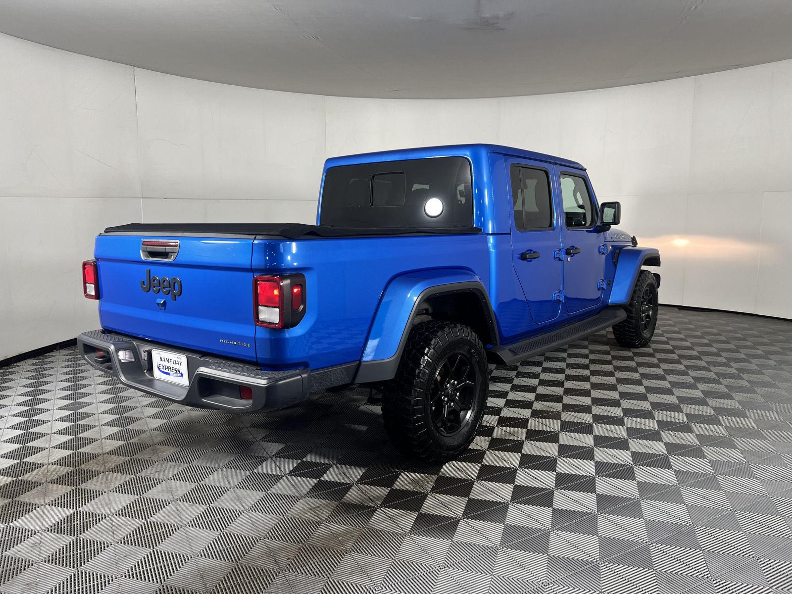 Certified Used 2025 Hydro Blue Pearlcoat Jeep High Tide image 9