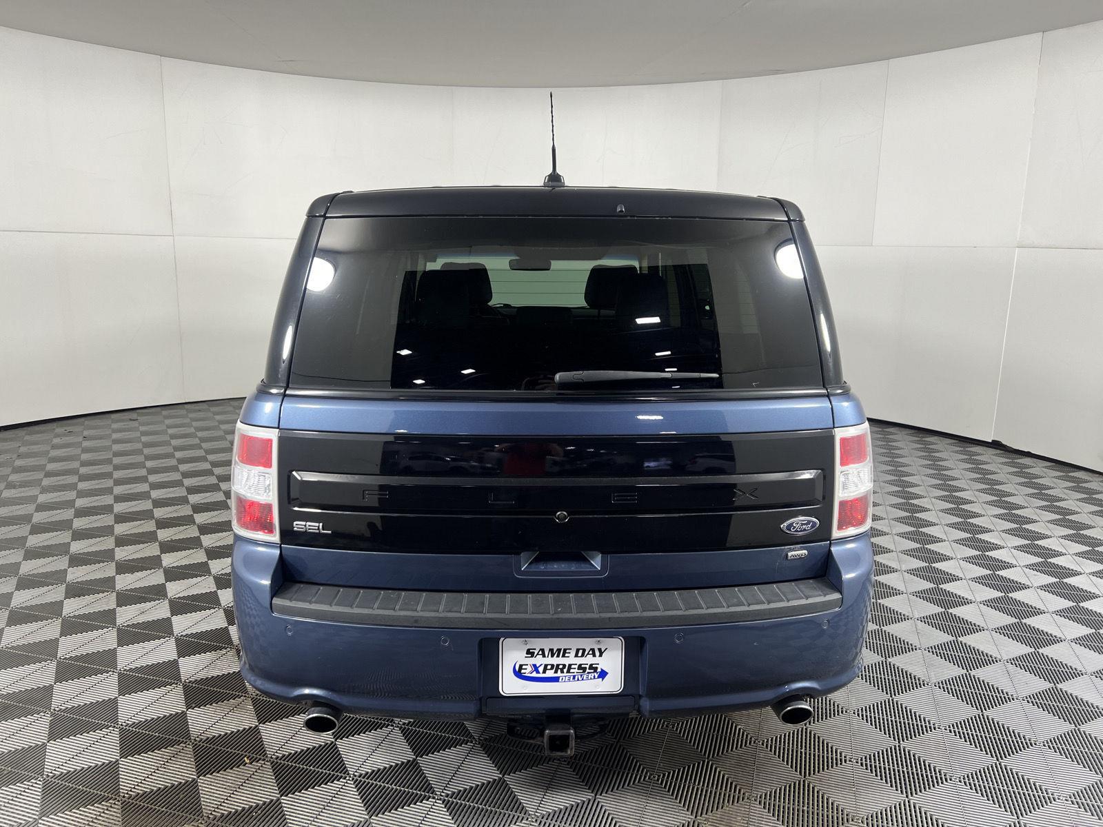 Used 2019 Blue Ford SEL image 10