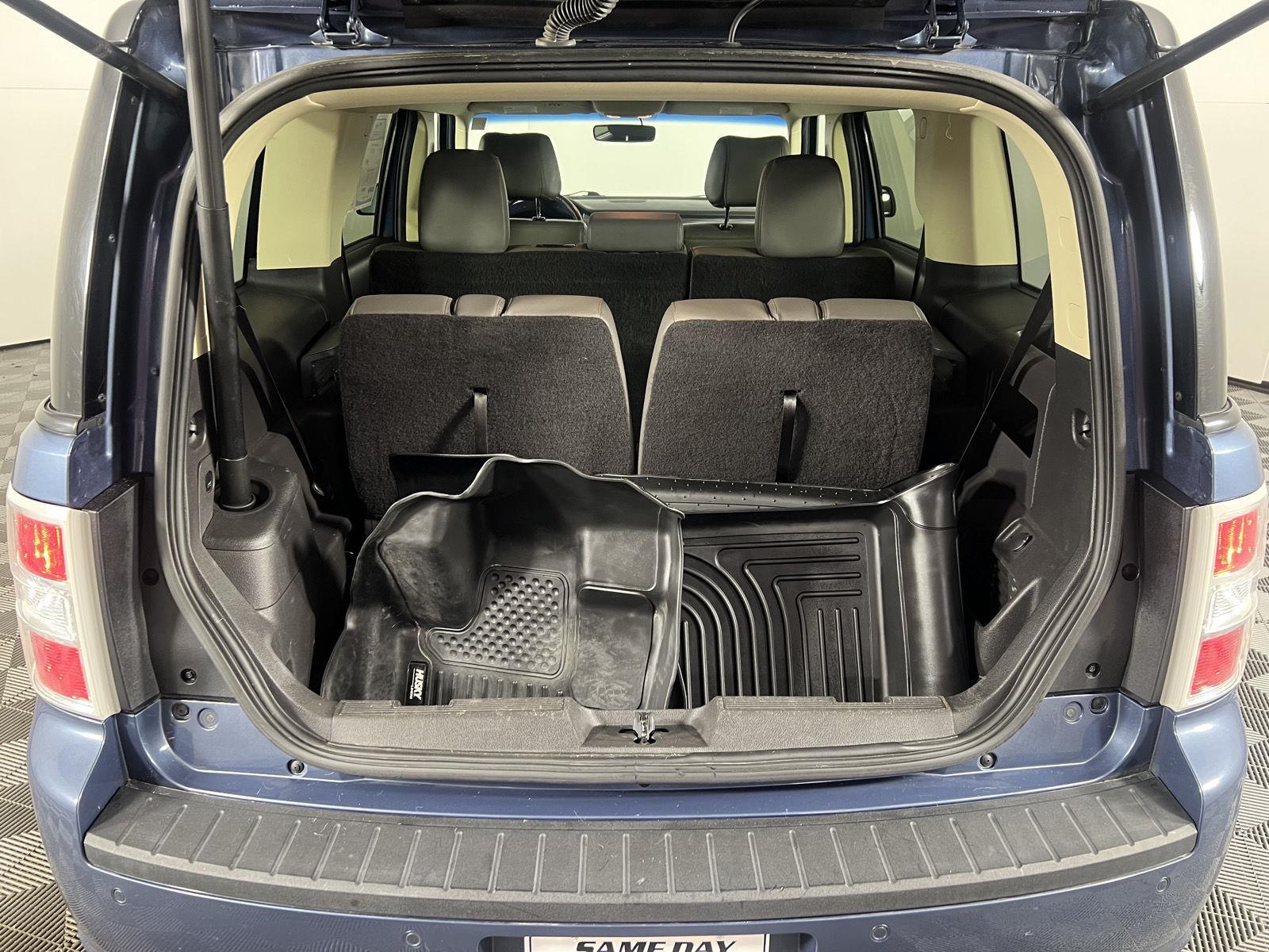 Used 2019 Blue Ford SEL image 12