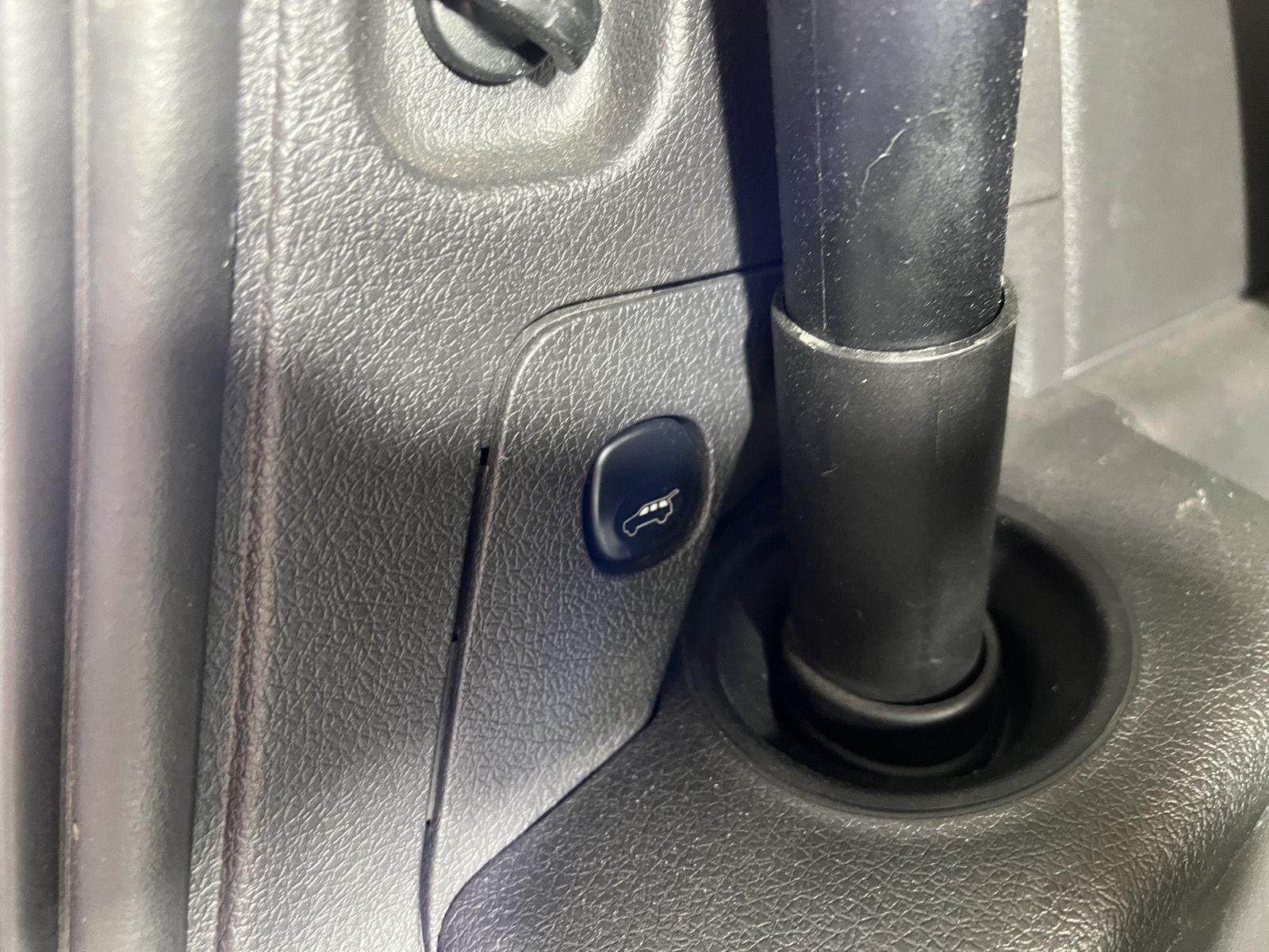 Used 2019 Blue Ford SEL image 16