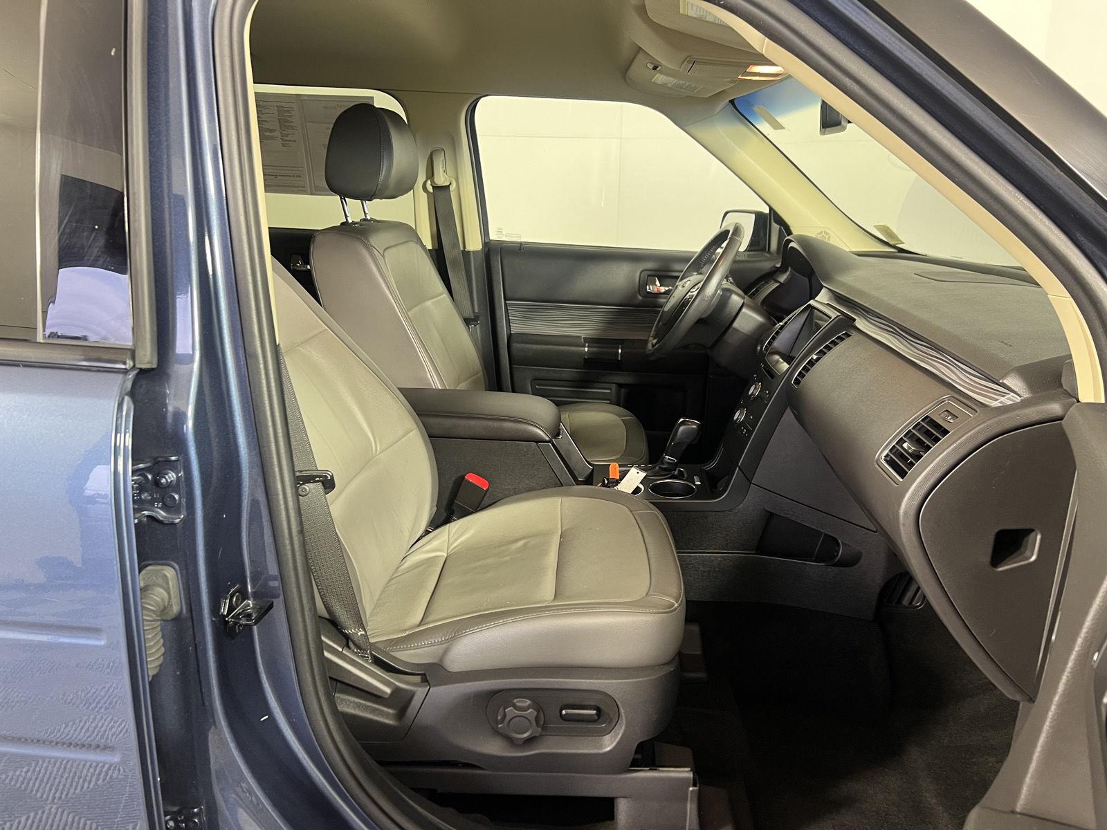 Used 2019 Blue Ford SEL image 15