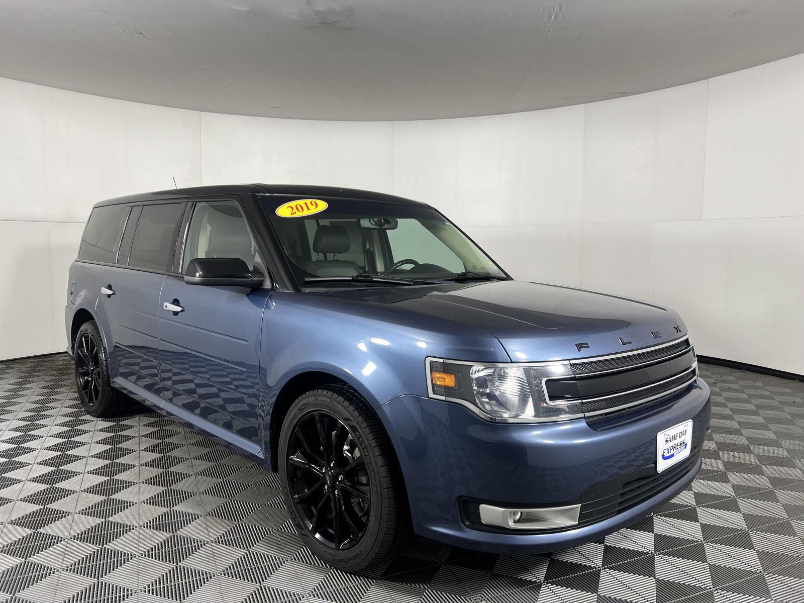 Used 2019 Blue Ford SEL image 5