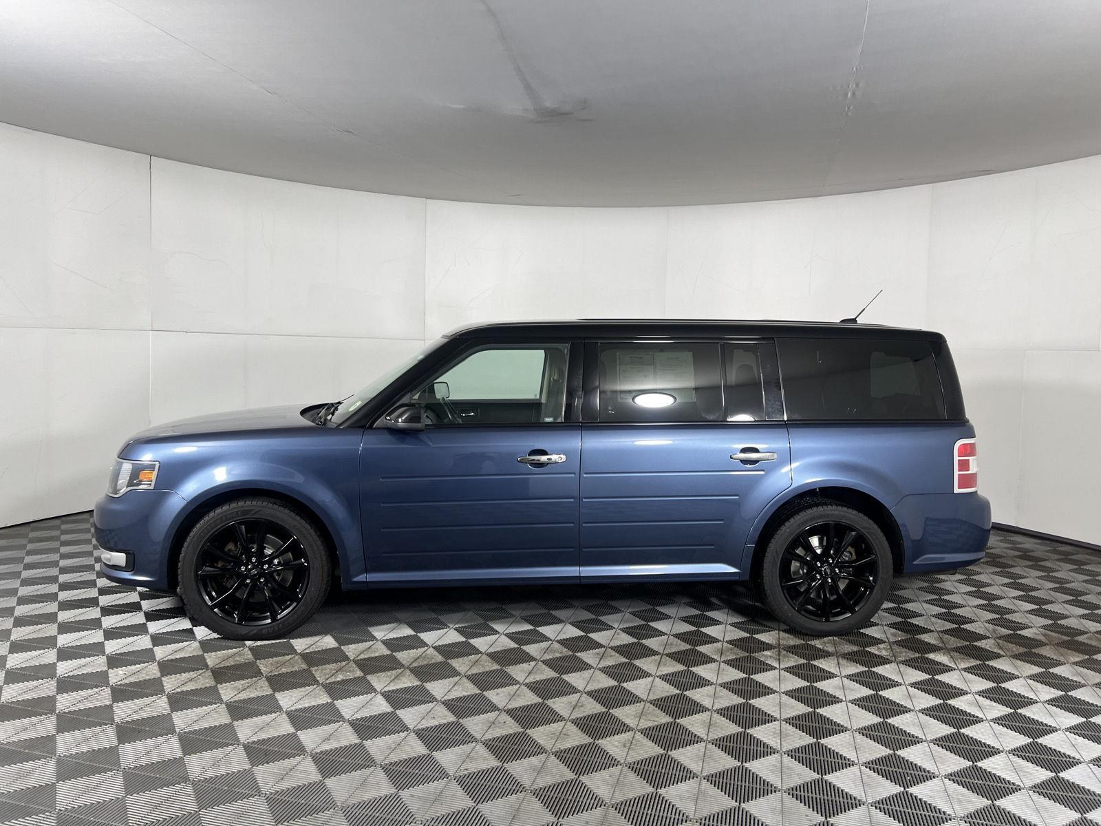 Used 2019 Blue Ford SEL image 6