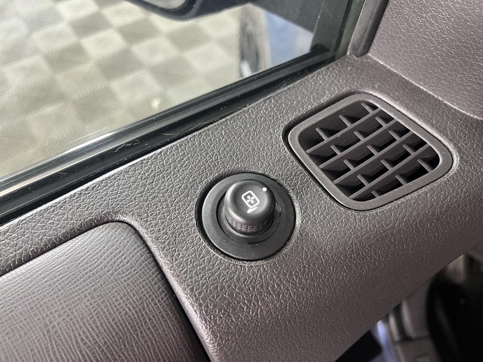 Used 2019 Blue Ford SEL image 18