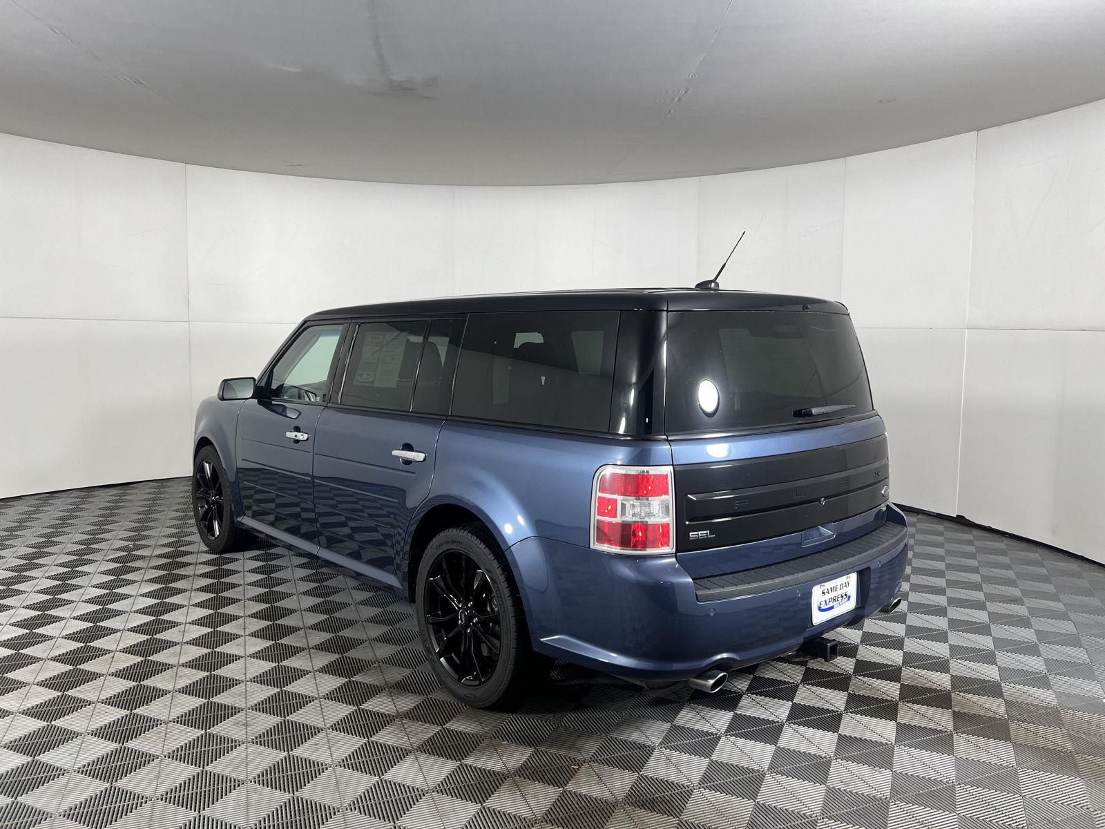 Used 2019 Blue Ford SEL image 11