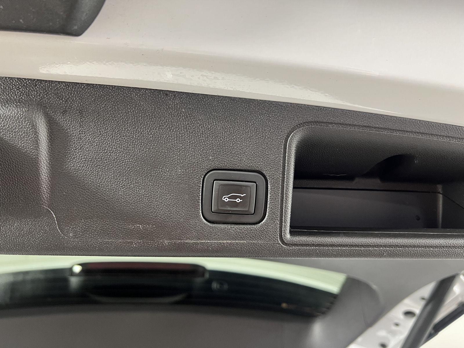 Used 2024 Summit White GMC AT4 image 11