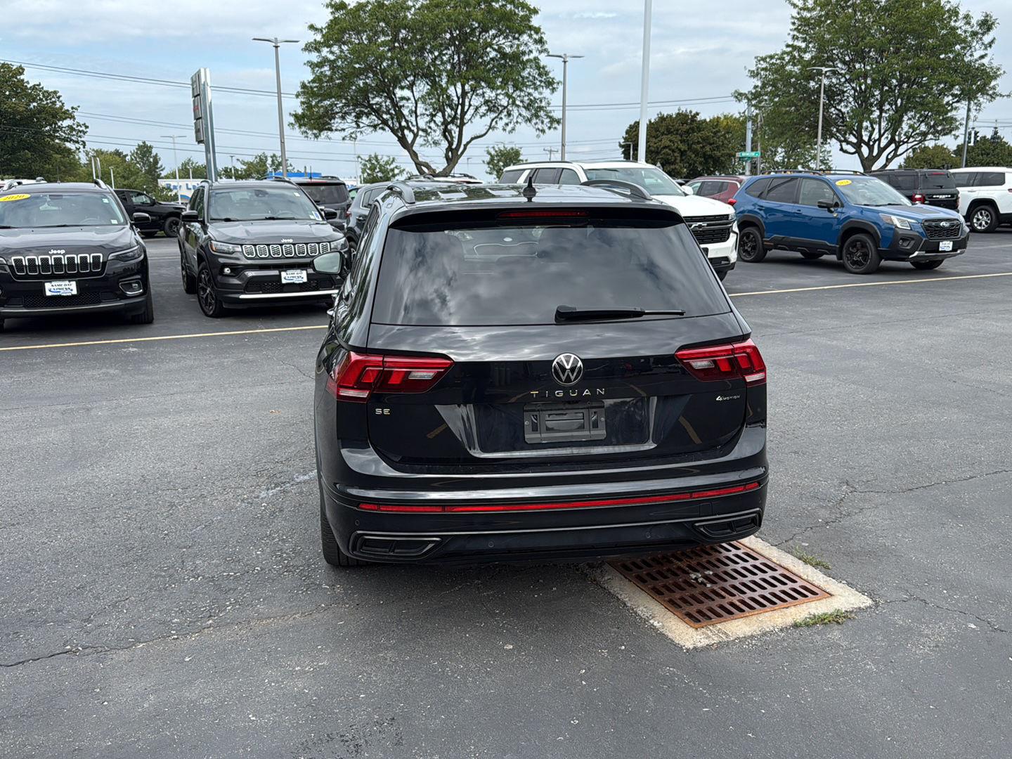 Used 2023 Deep Black Pearl Volkswagen SE R-Line Black image 7
