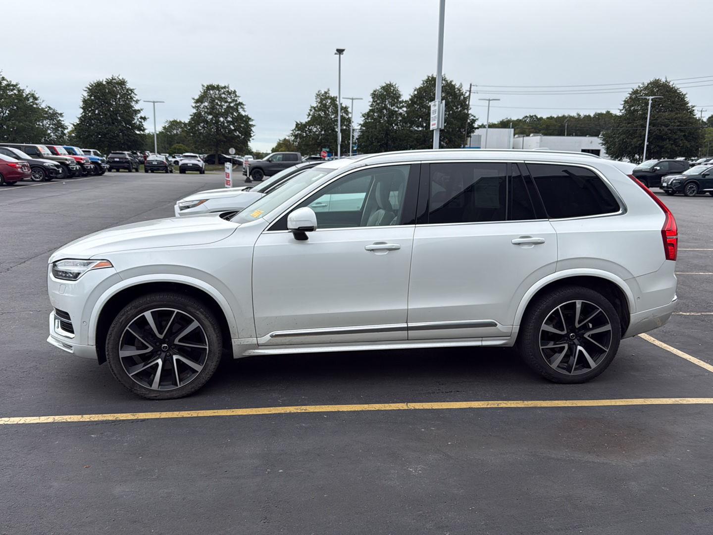 Used 2023 Crystal White Metallic Volvo Plus image 3