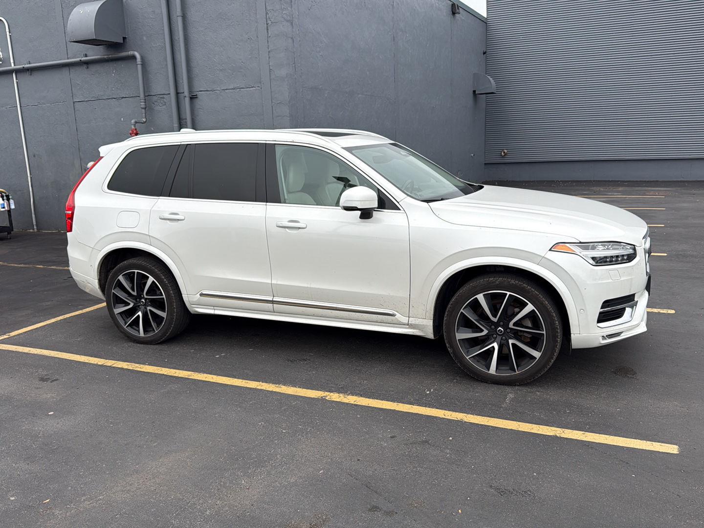 Used 2023 Crystal White Metallic Volvo Plus image 9