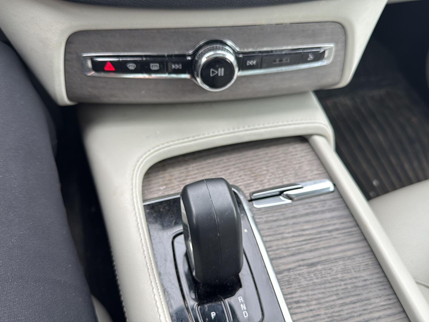 Used 2023 Crystal White Metallic Volvo Plus image 20