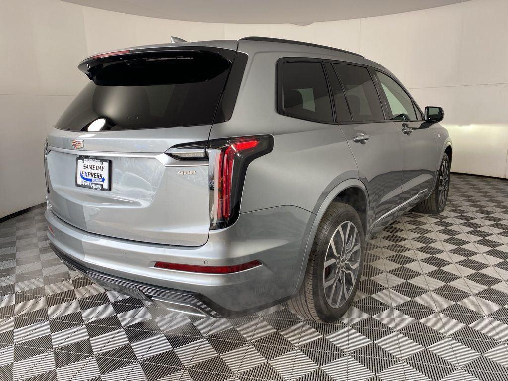 Used 2023 Argent Silver Metallic Cadillac Sport image 8