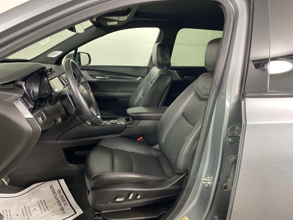 Used 2023 Argent Silver Metallic Cadillac Sport image 11