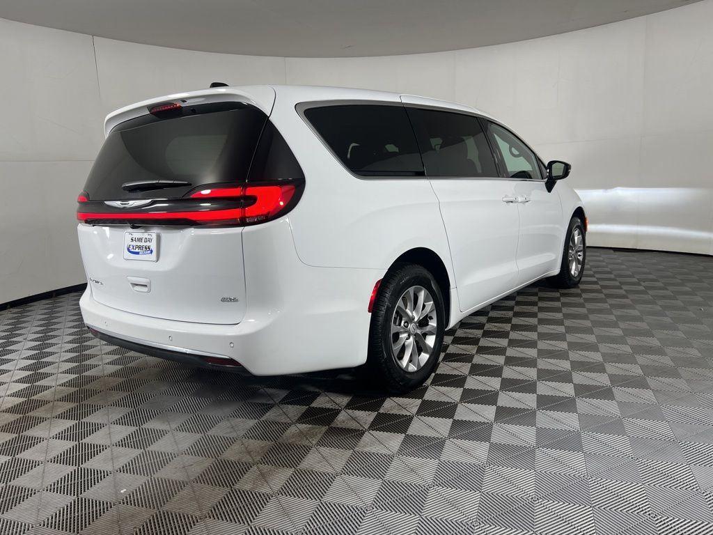 Used 2026 Bright White Clearcoat Chrysler Select image 10