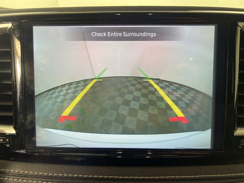 Used 2026 Bright White Clearcoat Chrysler Select image 22
