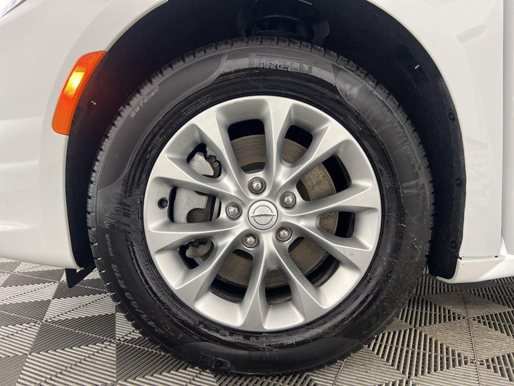 Used 2026 Bright White Clearcoat Chrysler Select image 24