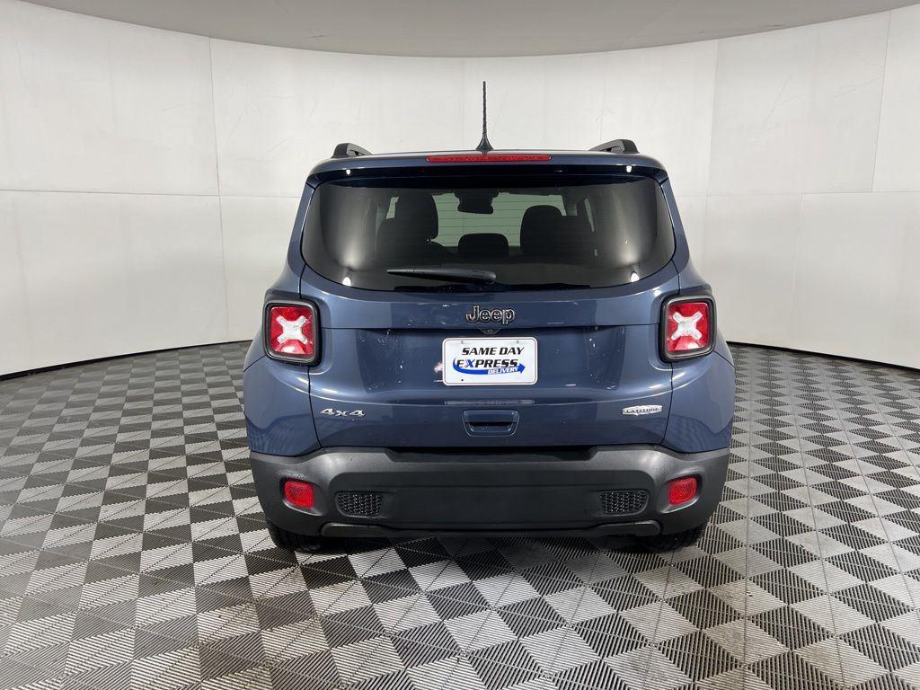 Certified Used 2022 Slate Blue Pearlcoat Jeep Latitude image 8