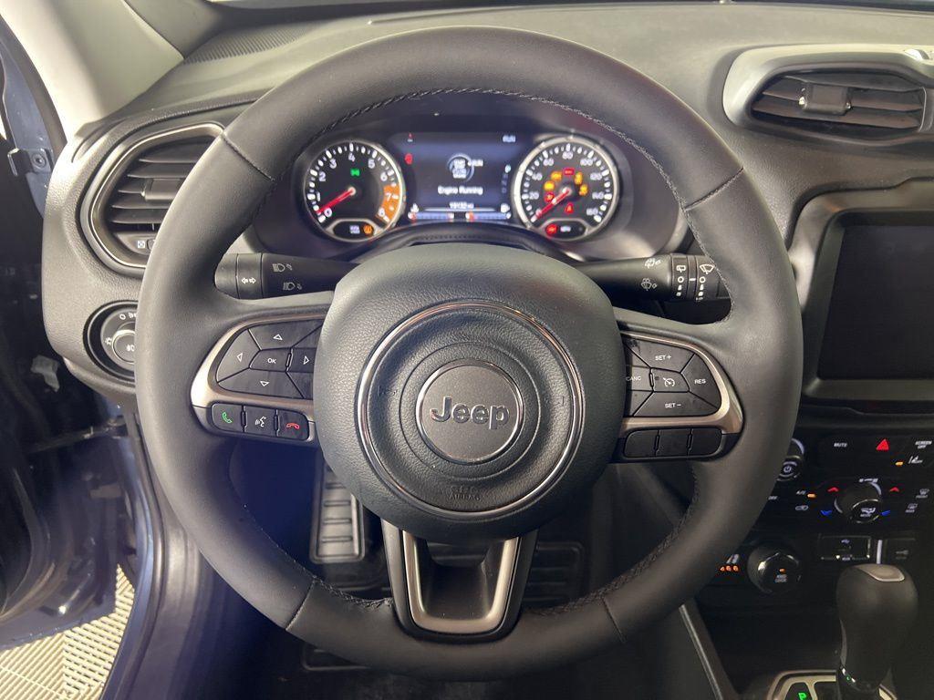 Certified Used 2022 Slate Blue Pearlcoat Jeep Latitude image 13
