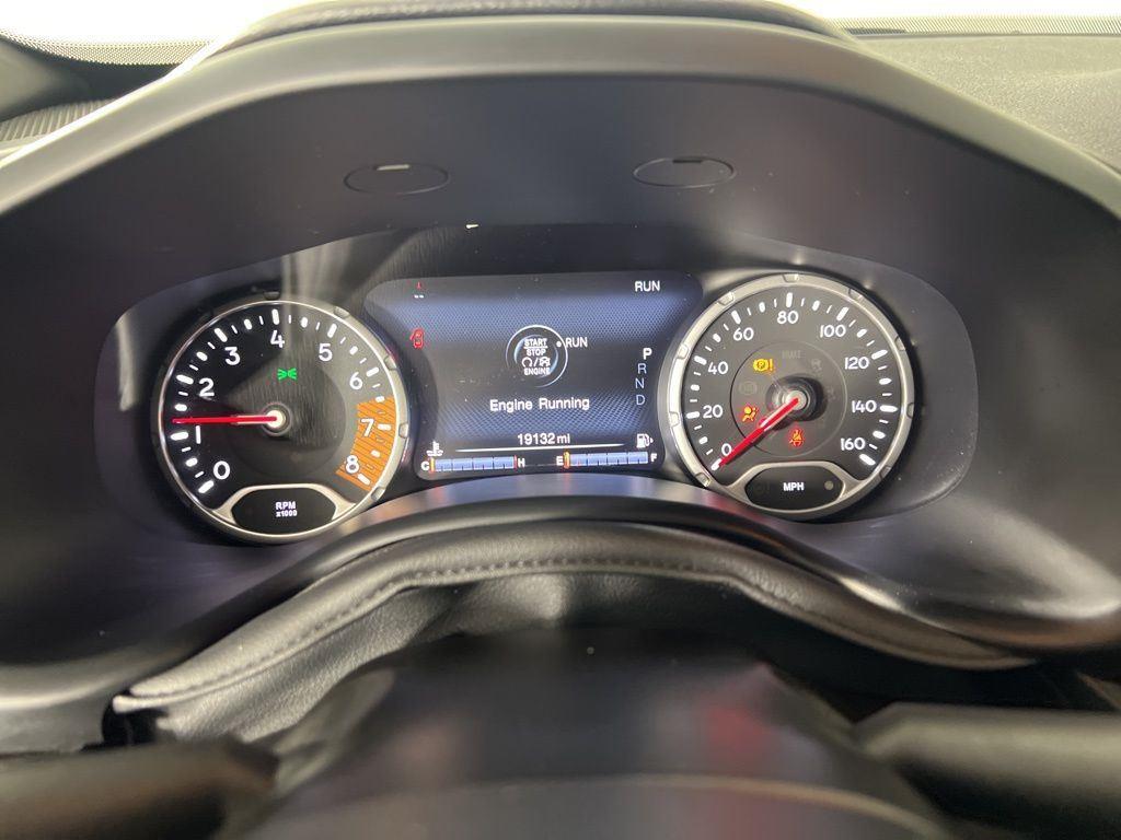 Certified Used 2022 Slate Blue Pearlcoat Jeep Latitude image 14