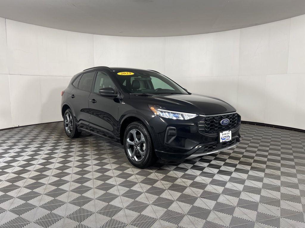 Used 2023 Black Metallic Ford ST-Line image 9