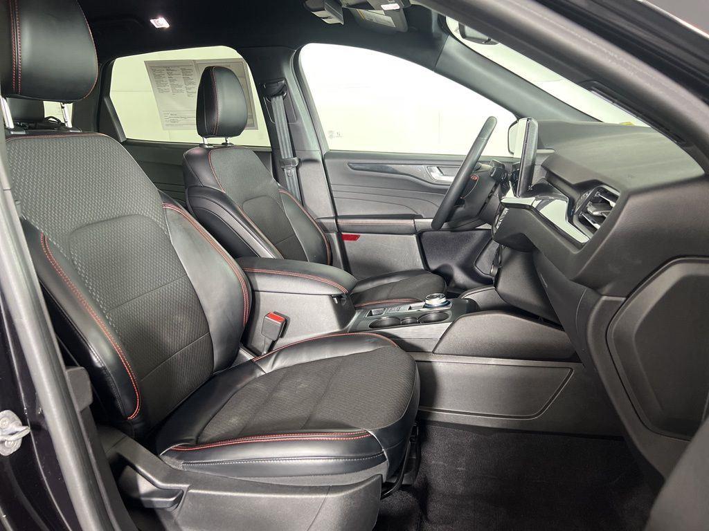Used 2023 Black Metallic Ford ST-Line image 13