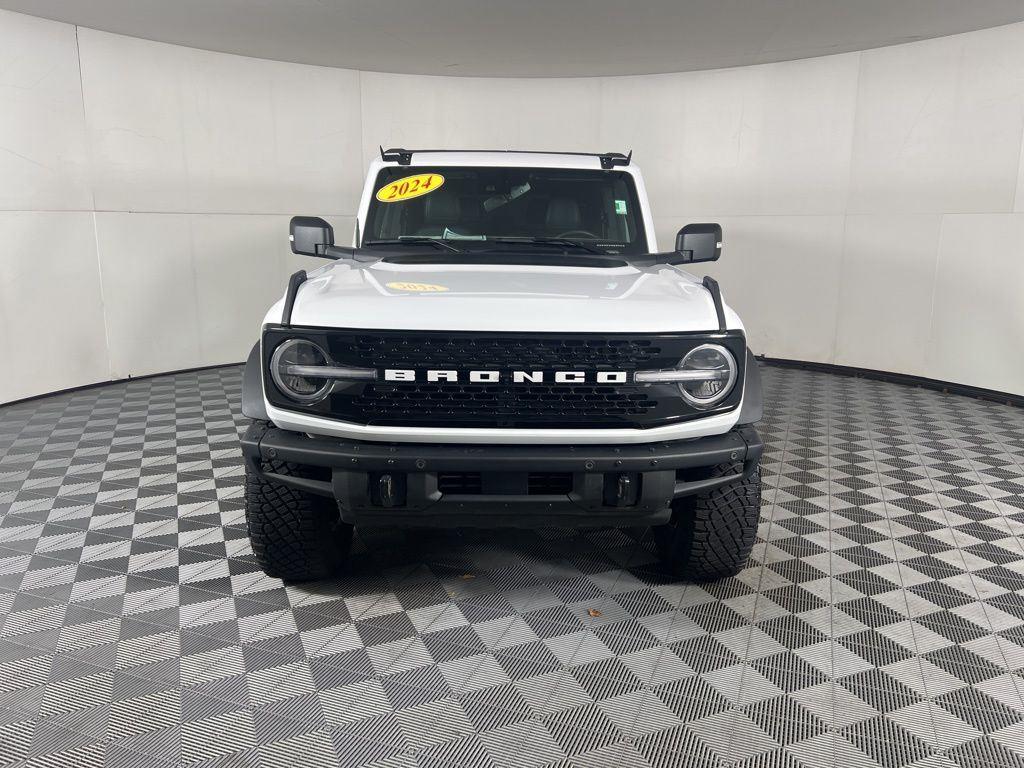 Used 2024 Oxford White Ford Wildtrak image 3