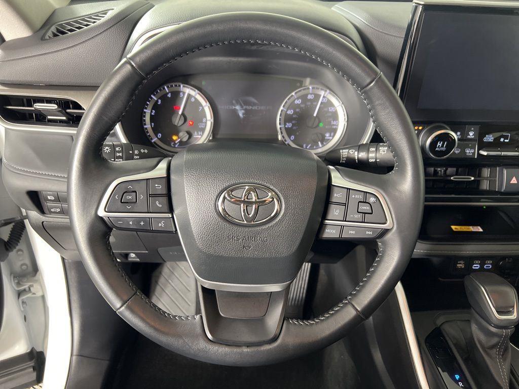 Used 2023 Pearl Toyota XLE image 28