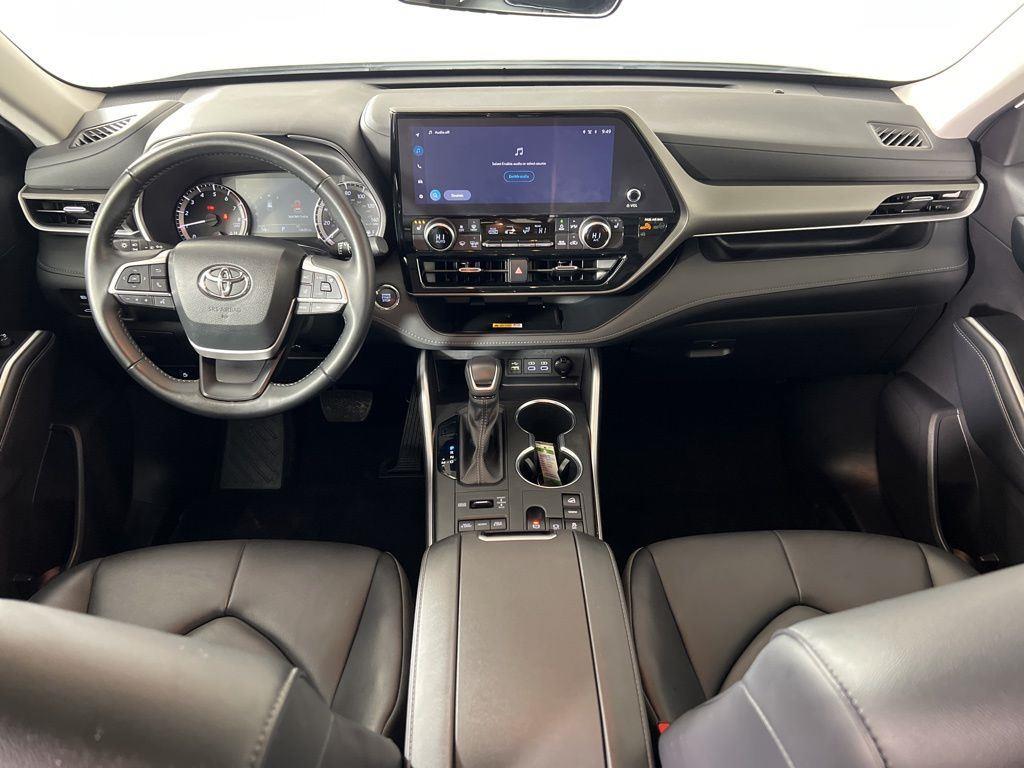 Used 2023 Pearl Toyota XLE image 40