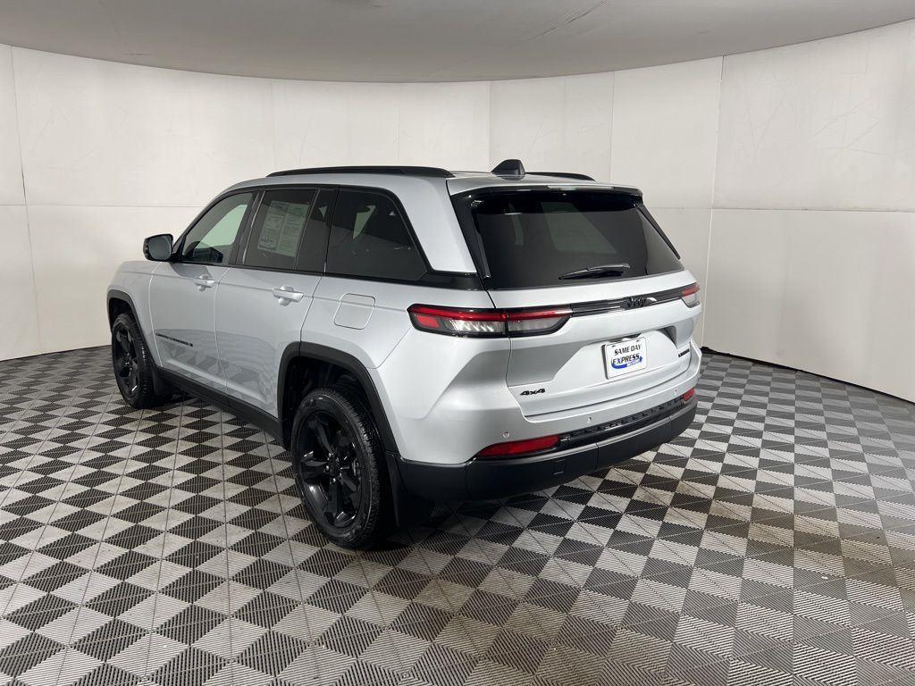 Used 2025 Silver Zynith Jeep Limited image 5