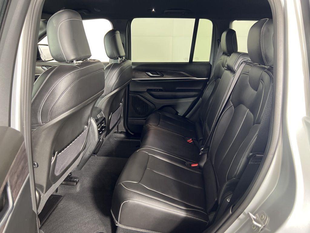 Used 2025 Silver Zynith Jeep Limited image 13