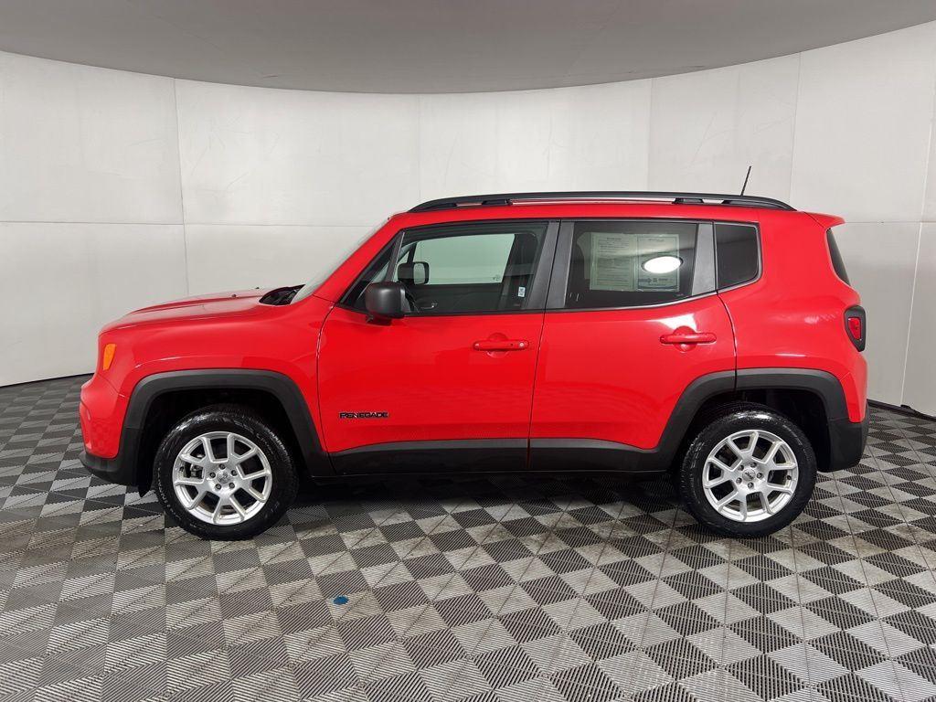 Used 2022 Colorado Red Clearcoat Jeep Latitude image 6