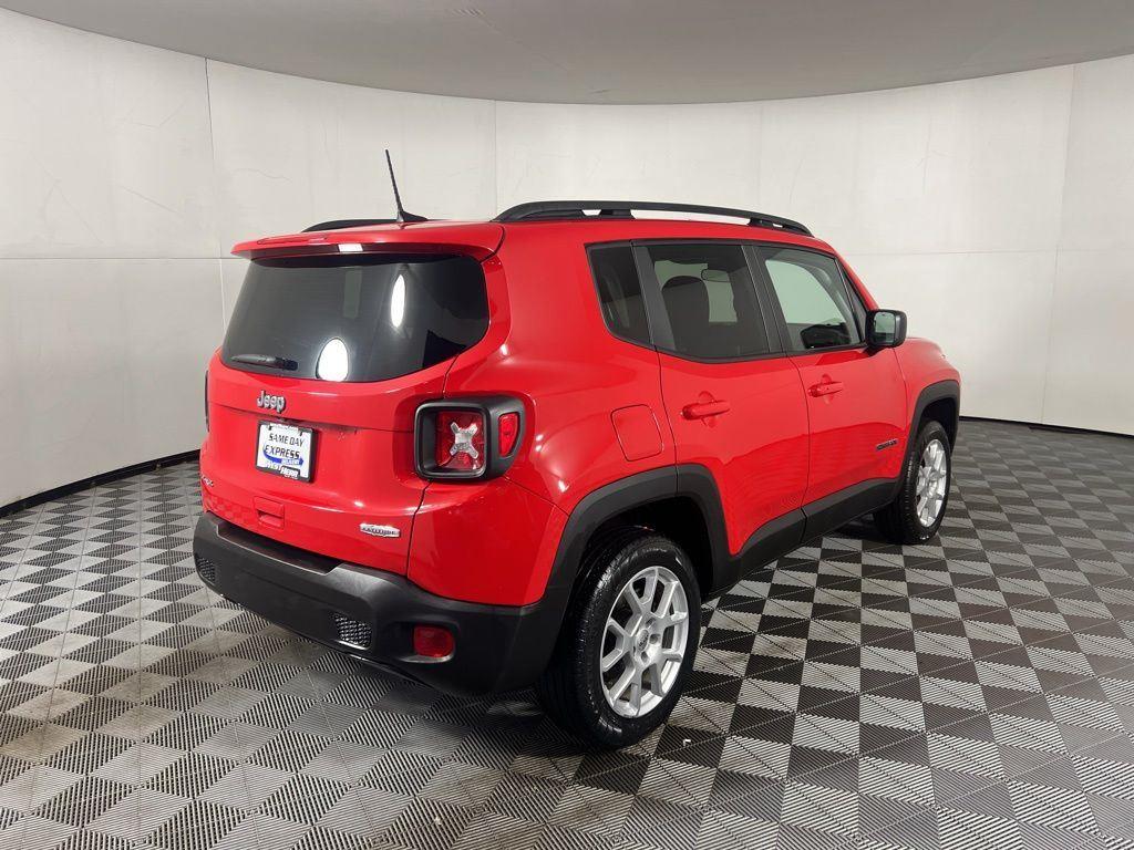 Used 2022 Colorado Red Clearcoat Jeep Latitude image 9