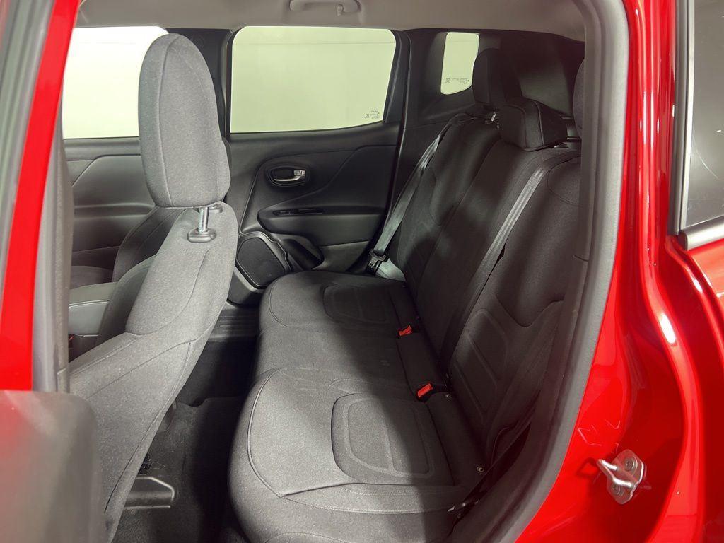 Used 2022 Colorado Red Clearcoat Jeep Latitude image 20
