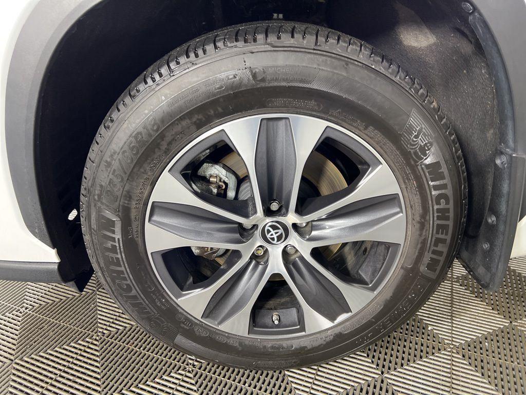 Used 2023 Pearl Toyota XLE image 20
