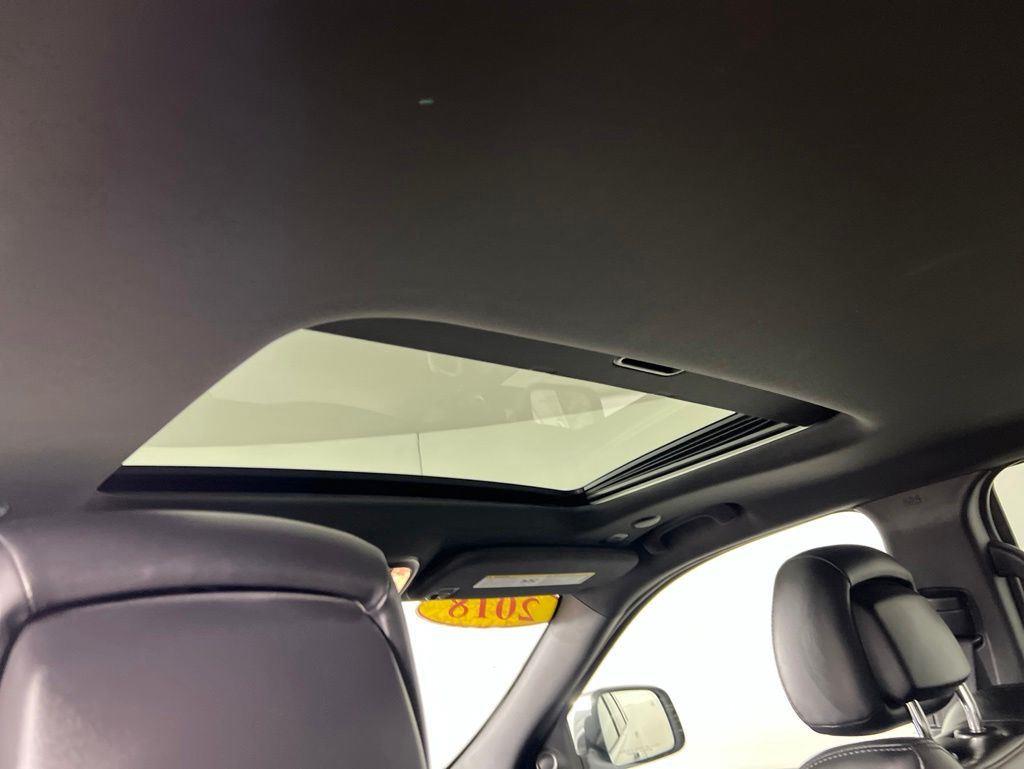 Used 2018 Bright White Clearcoat Jeep Limited image 26