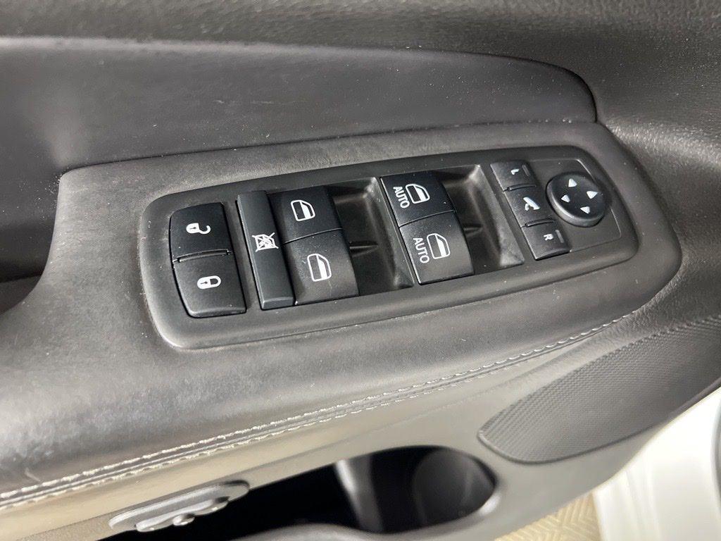 Certified Used 2021 Granite Crystal Metallic Clear Jeep Trailhawk image 12