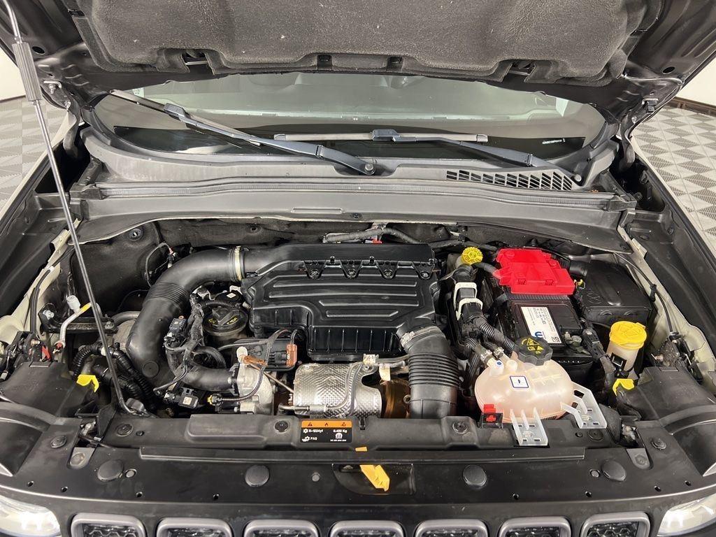 Certified Used 2021 Granite Crystal Metallic Clear Jeep Trailhawk image 25