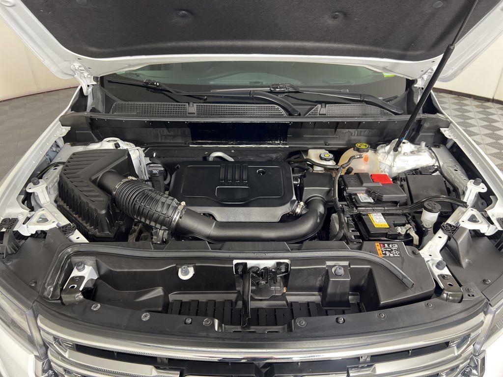 Used 2023 Summit White GMC SLE image 27