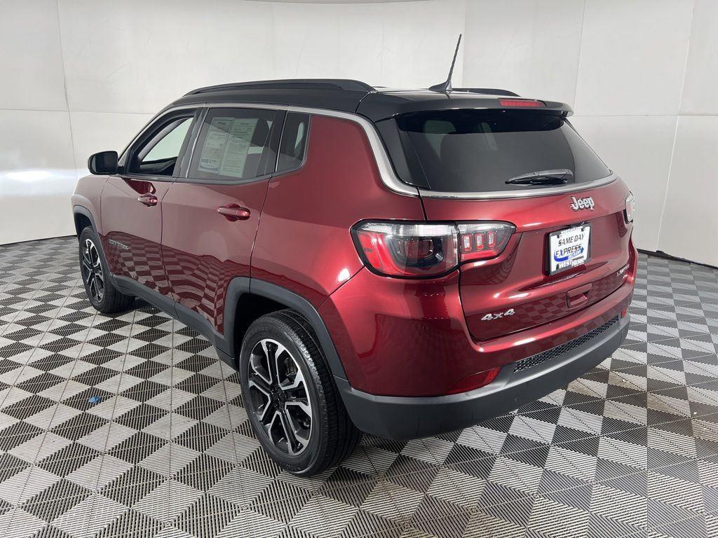 Used 2022 Velvet Red Pearlcoat Jeep Limited image 7