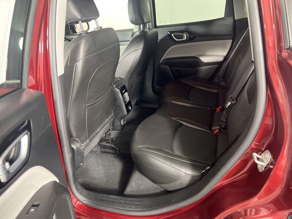 Used 2022 Velvet Red Pearlcoat Jeep Limited image 21