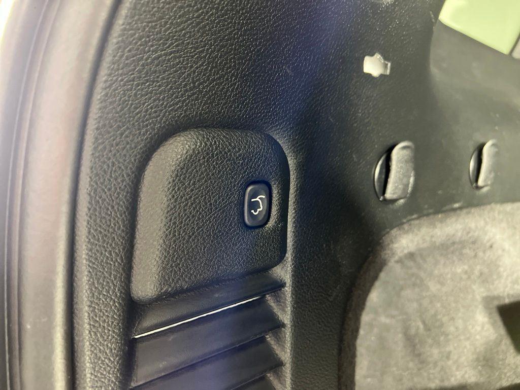 Used 2018 Bright White Clearcoat Jeep Limited image 5